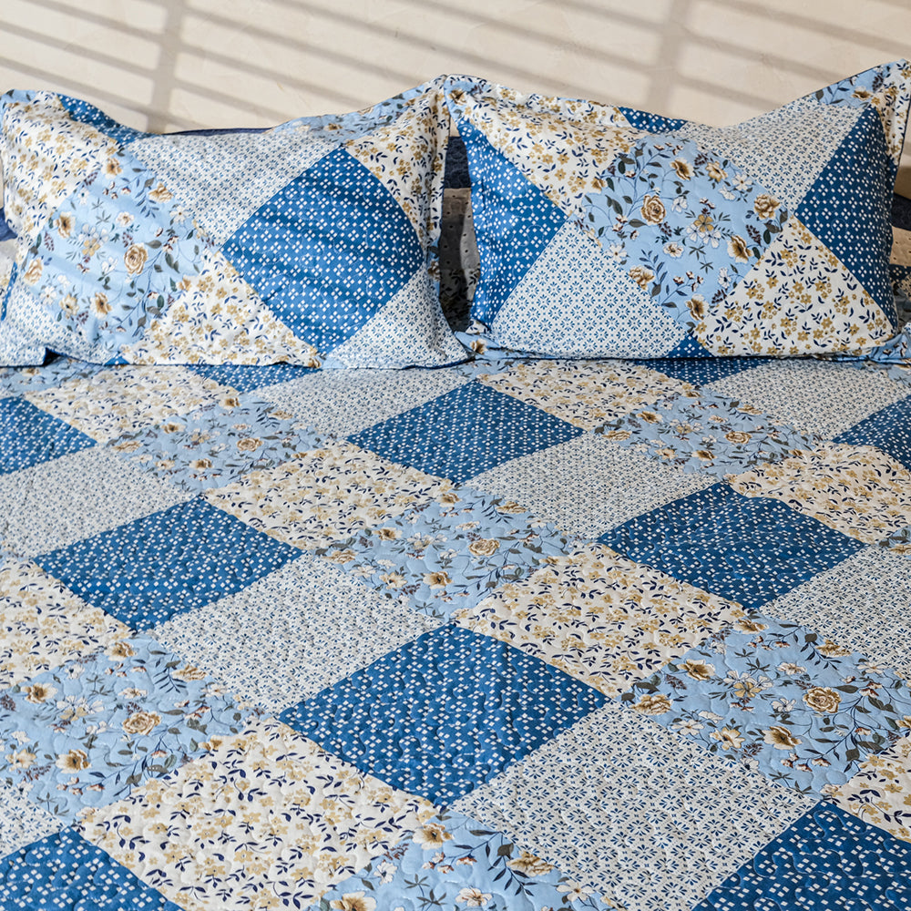 Ivory &amp; Blue Patchwork Bedcover